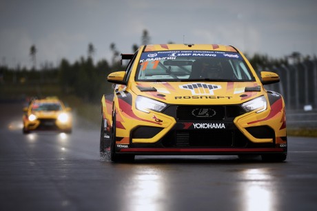 Отечественные машины команды LADA Sport ROSNEFT продемонстрировали скорость в Северной столице