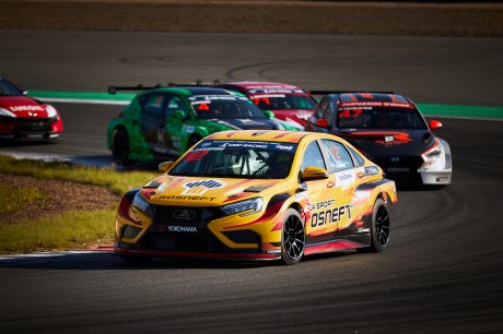 LADA Sport ROSNEFT одержала три победы на московском этапе кольцевых гонок